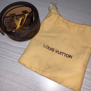 Louis Vuitton Belt with dust bag